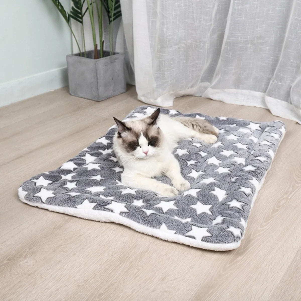 Thickened Flannel Pet Sleeping Mat For Dogs And Cats
